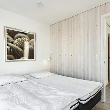 Two-bedroom In 3 *